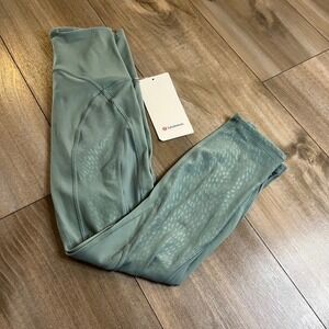 Lululemon Nulu Mesh MR‎ Yoga Crop 23 Blue Grey Leggings Size 4